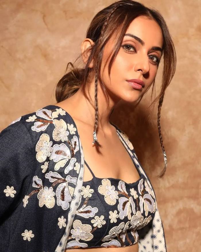 rakul preet singh_teluguvox_12